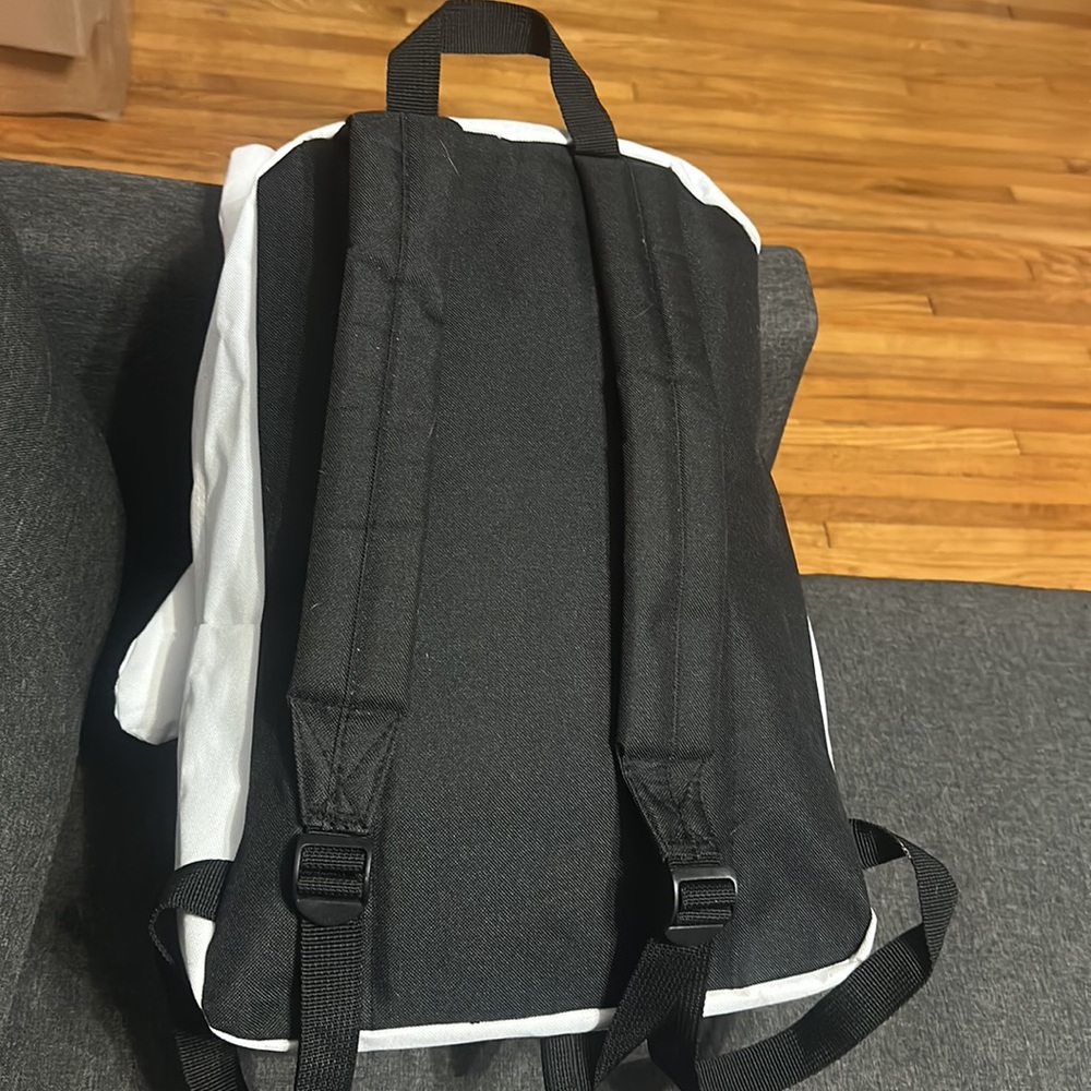 Loungefly White Cat Backpack Y2K Hot Topic - Picture 5 of 16